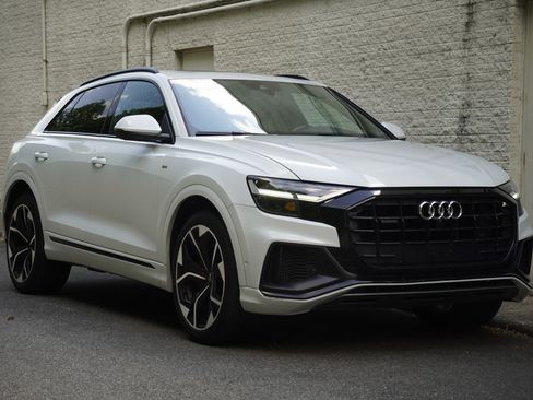 Used 2021 Audi Q8 Premium Plus w/ Premium Plus Package AWD/4WD image 9