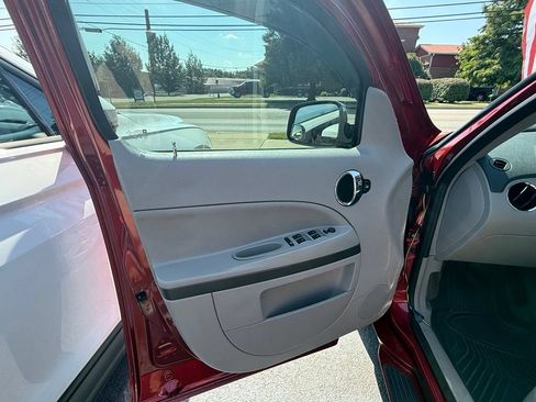 Used 2010 Chevrolet HHR LT FWD image 7