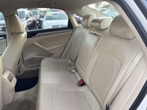 Used 2015 Volkswagen Passat 1.8T Limited Edition image 21