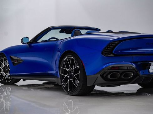 Used 2026 Aston Martin Vanquish Convertible RWD image 11