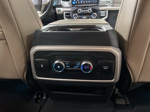 Used 2024 Ford Expedition Max XLT AWD/4WD image 16
