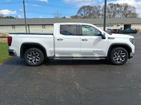 Used 2023 GMC Sierra 1500 SLT w/ SLT Premium Package image 7