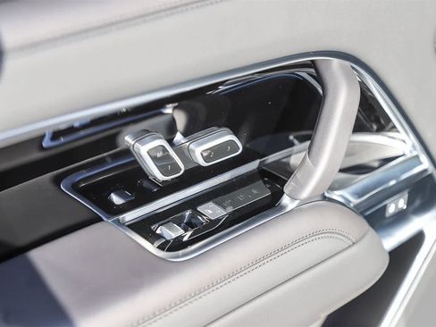 New 2026 Land Rover Range Rover Long Wheelbase SE image 20