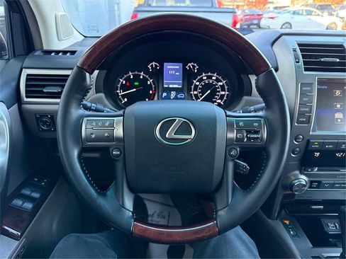 Used 2015 Lexus GX 460 image 20
