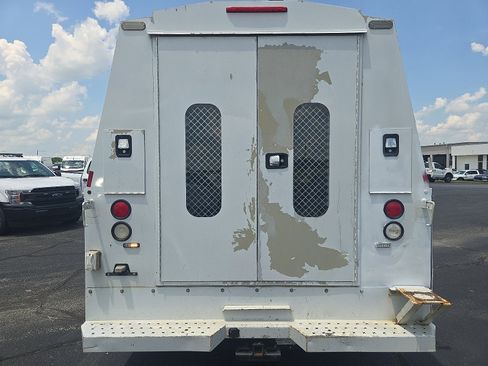 Used 2015 Ford F350 XL image 4