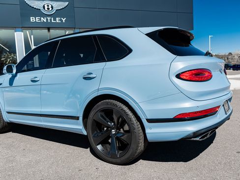 Used 2022 Bentley Bentayga V8 image 9