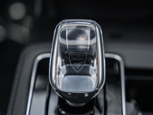 Used 2025 Volvo XC90 T8 Plus w/ Protection Package Premier image 24