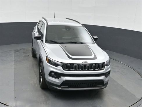 New 2026 Jeep Compass Latitude image 36