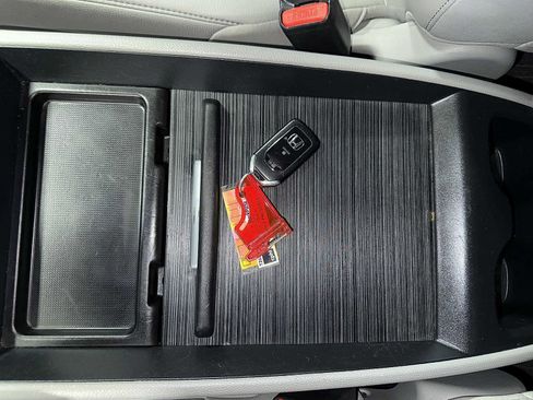 Used 2023 Honda Odyssey EX-L image 32