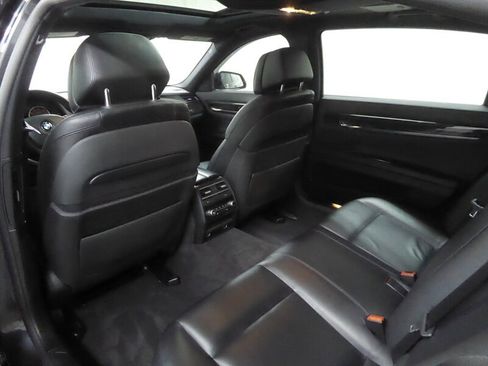 Used 2013 BMW 750Li xDrive image 28