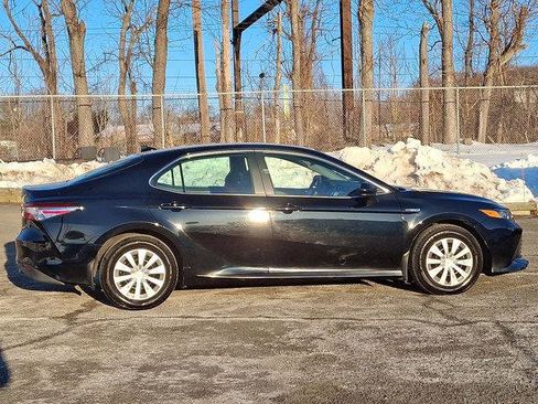 Certified 2020 Toyota Camry LE image 27