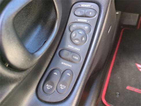 Used 2003 Chevrolet Corvette Convertible w/ Preferred Equipment Group1 image 19