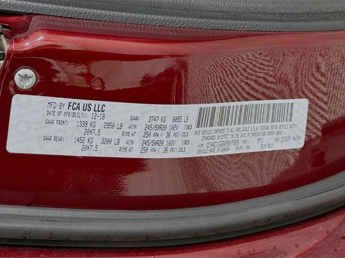 Used 2019 Chrysler Pacifica Limited w/ Advanced Safetytec Group FWD image 32