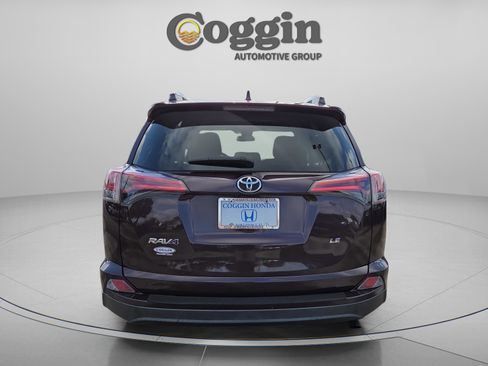 Used 2018 Toyota RAV4 LE image 5