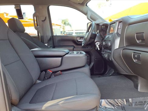 Used 2022 Chevrolet Silverado 2500 Custom w/ Custom Value Package image 22