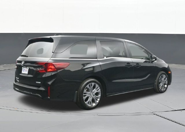 Used 2025 Honda Odyssey Touring image 13