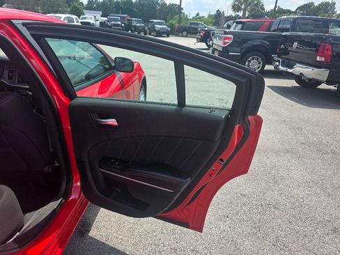Used 2022 Dodge Charger SXT RWD image 12