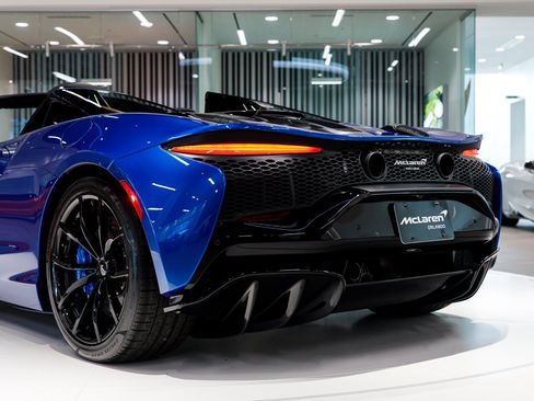 New 2026 McLaren Artura Spider RWD image 29