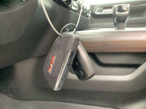 Used 2023 GMC Sierra 1500 SLT w/ SLT Premium Plus Package image 18