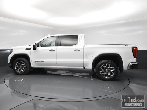Used 2023 GMC Sierra 1500 SLT w/ SLT Premium Package AWD/4WD image 3