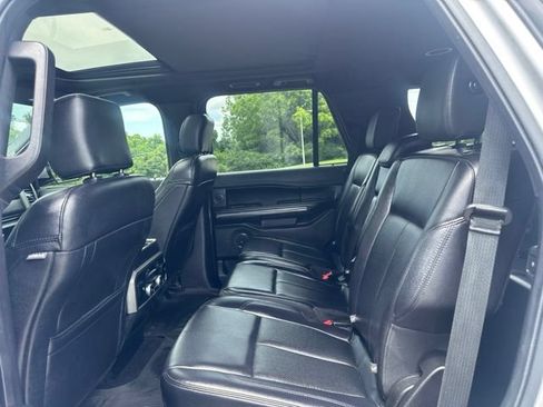 Used 2019 Ford Expedition XLT w/ Equipment Group 202A RWD image 15
