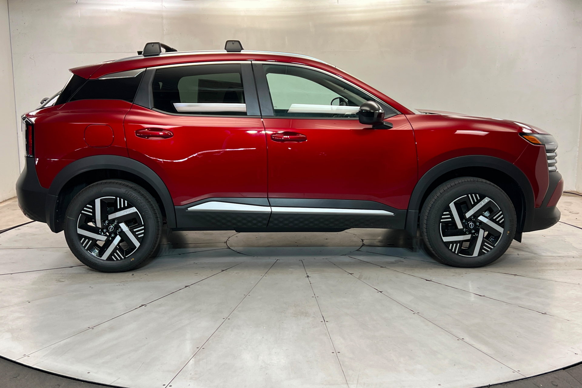 New 2026 Nissan Kicks SV w/ Cold Weather Package FWD image 7