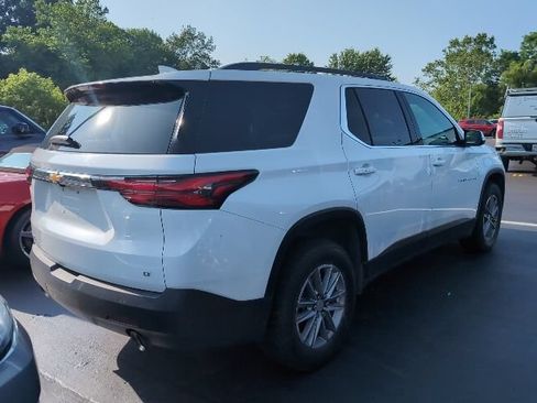Used 2023 Chevrolet Traverse LT FWD image 2