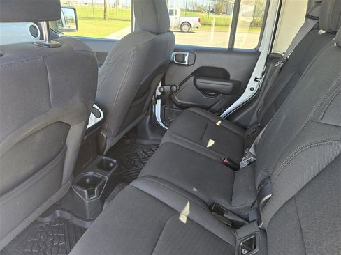 Used 2023 Jeep Gladiator Sport image 18