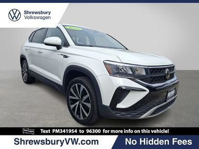 Used 2023 Volkswagen Taos SE w/ Panoramic Sunroof Package
