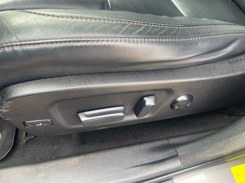 Used 2016 Toyota Highlander XLE image 19