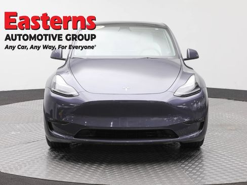 Used 2023 Tesla Model Y Long Range AWD/4WD image 2