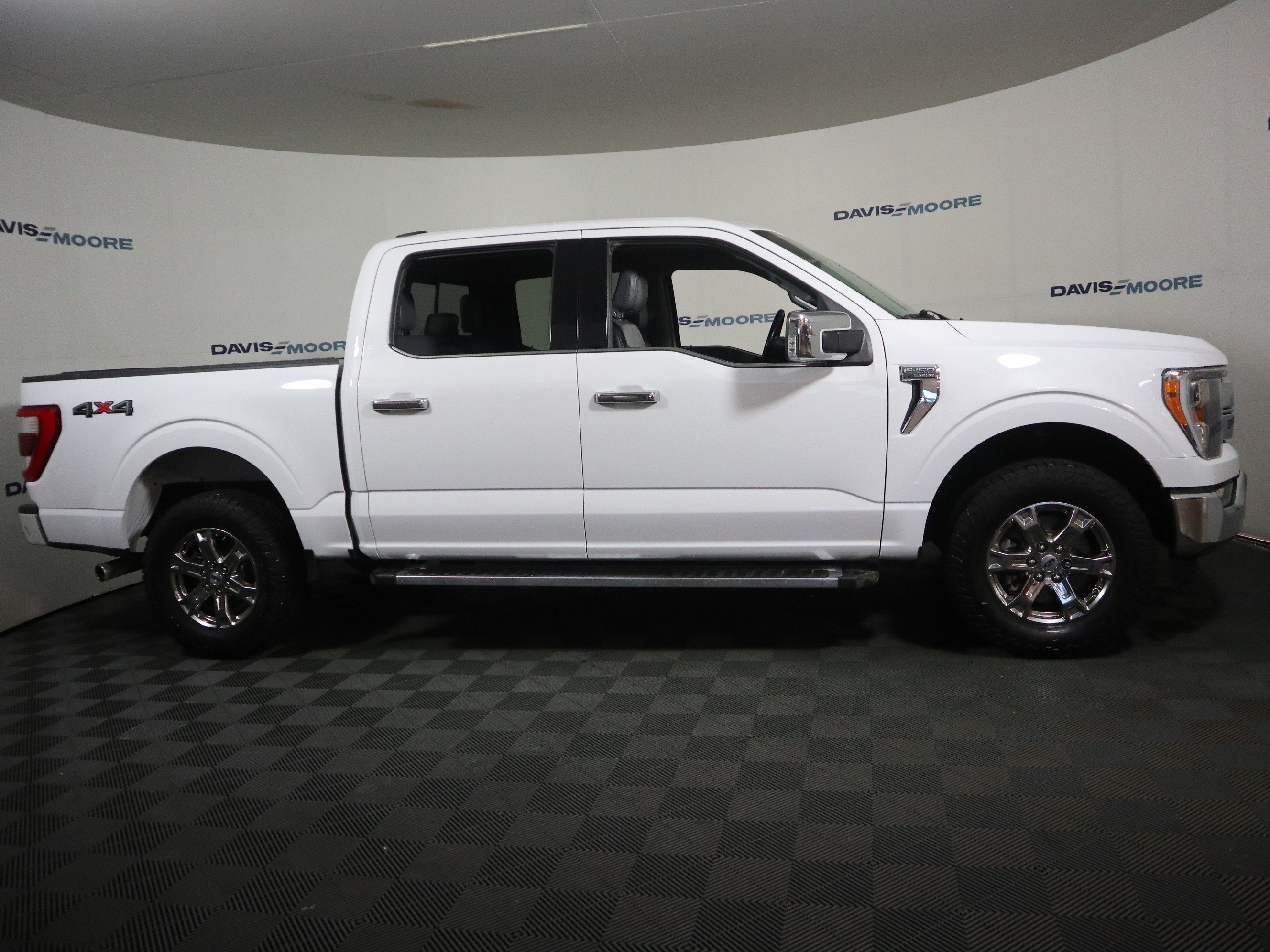 Used 2023 Ford F150 Lariat AWD/4WD image 4