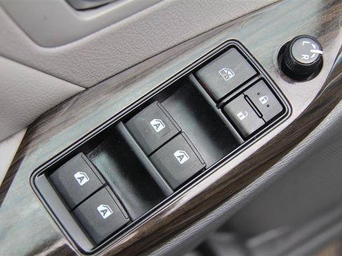 Used 2015 Toyota Sienna XLE Premium AWD/4WD image 13