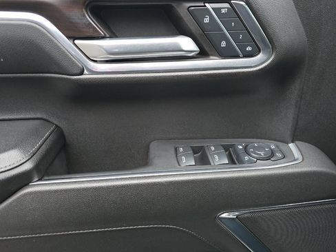 Used 2024 GMC Sierra 1500 SLT image 12