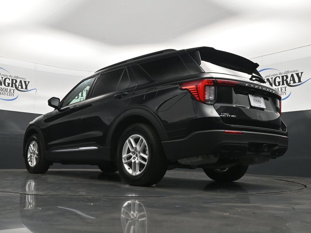 Used 2025 Ford Explorer Active RWD image 39