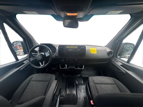 Used 2019 Mercedes-Benz Sprinter 170 image 12