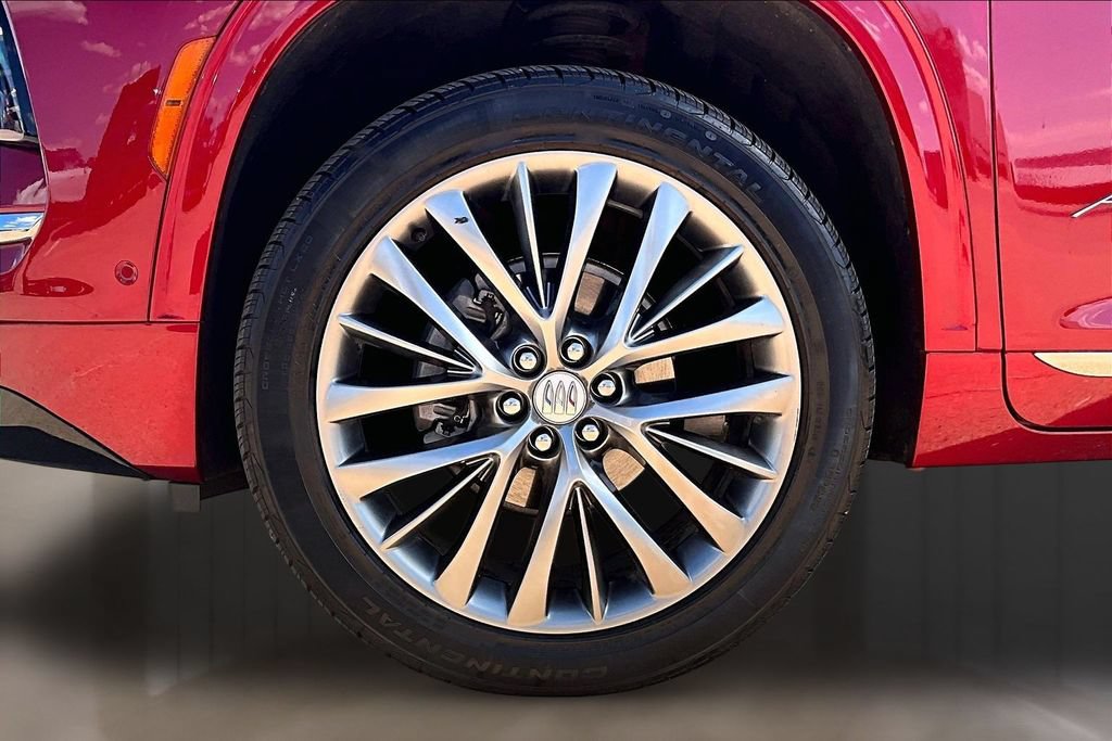 Used 2025 Buick Enclave Avenir w/ Super Cruise Package FWD image 8