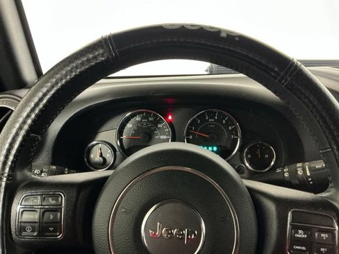 Used 2015 Jeep Wrangler Unlimited Sport w/ Connectivity Group AWD/4WD image 9