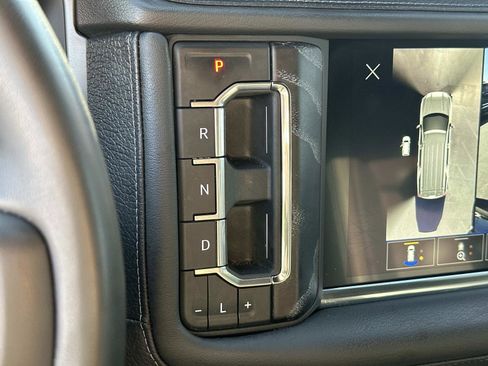 Used 2023 GMC Yukon Denali image 15