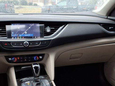 Used 2018 Buick Regal Essence w/ Driver Confidence Package #1 image 8