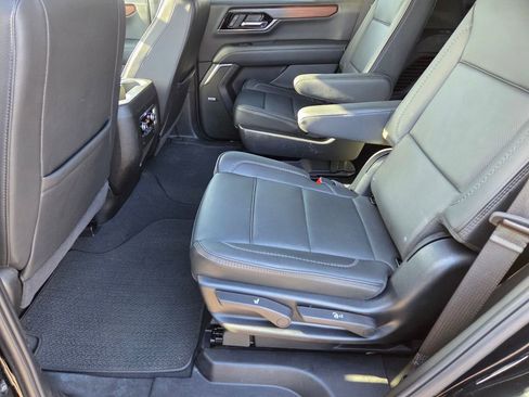 Used 2025 GMC Yukon Denali AWD/4WD image 15