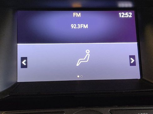 Used 2020 Nissan Pathfinder S image 25