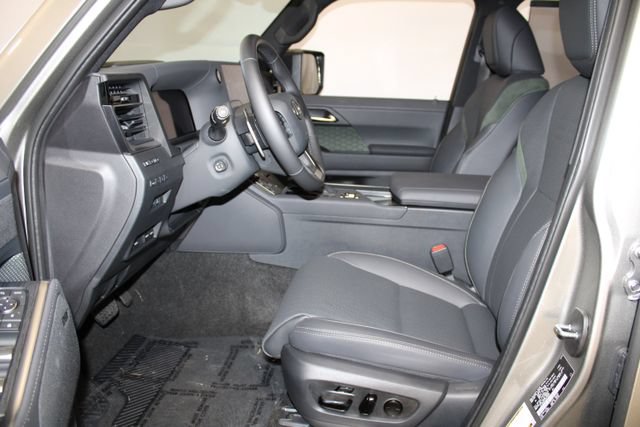 Used 2025 Lexus GX 550 AWD/4WD image 9