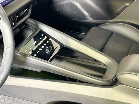 Certified 2025 Porsche Macan 4 Electric AWD/4WD image 24