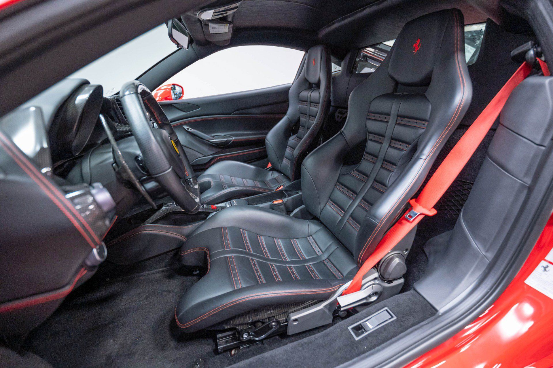 Used 2018 Ferrari 488 GTB RWD image 8