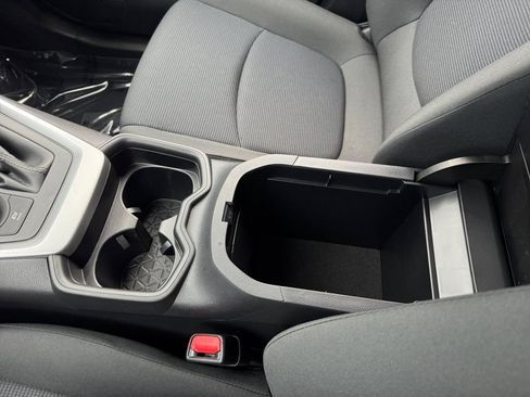 Used 2019 Toyota RAV4 LE AWD/4WD image 28