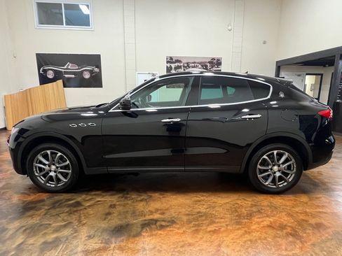 Used 2018 Maserati Levante AWD/4WD image 6