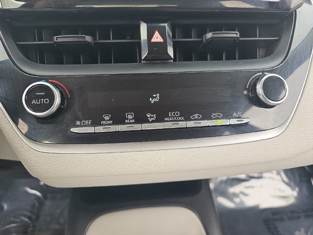 Used 2022 Toyota Corolla LE w/ Carpet Mat Package (TMS) FWD image 21