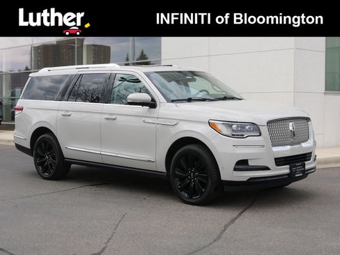 Used 2022 Lincoln Navigator L Reserve w/ Equipment Group 201A image 1