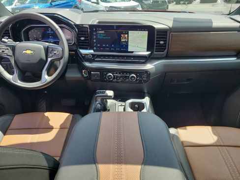 Used 2025 Chevrolet Silverado 1500 High Country w/ Technology Package AWD/4WD image 11